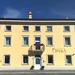 Opera ホテル
