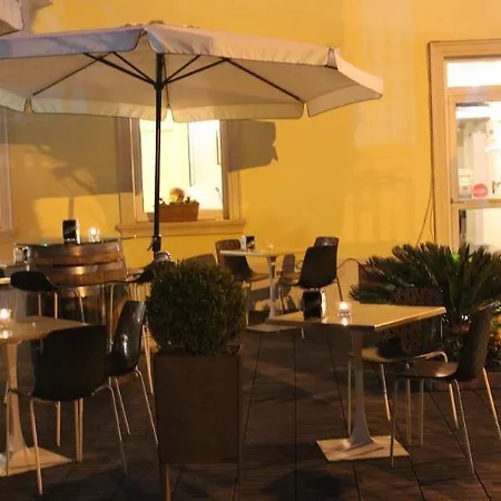 欧佩拉酒店 酒店 3*