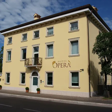 Hotel Opera