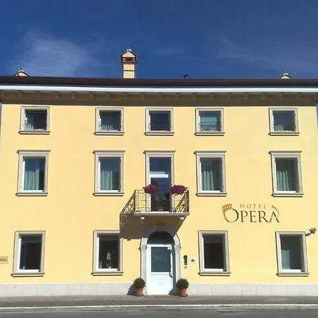 Opera Hotel