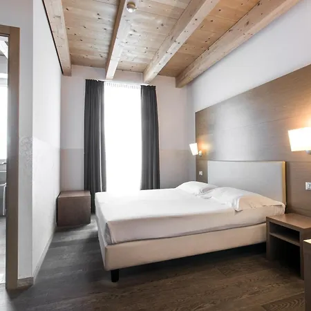 Hotel Operà 3*