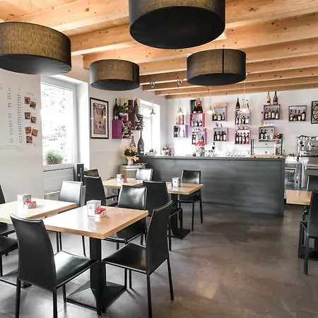 מלון Opera דוסובונו