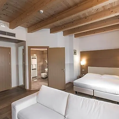 Hotel Operà 3*