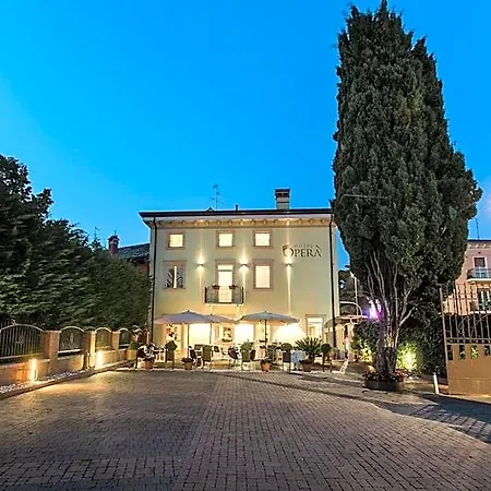 Operà Hotel 3*
