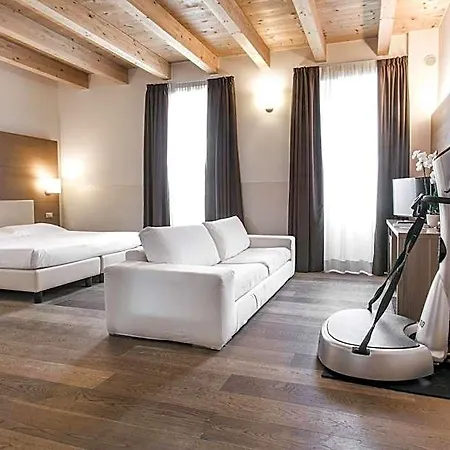 Operà Hotel Dossobuono