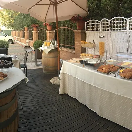 מלון Opera דוסובונו